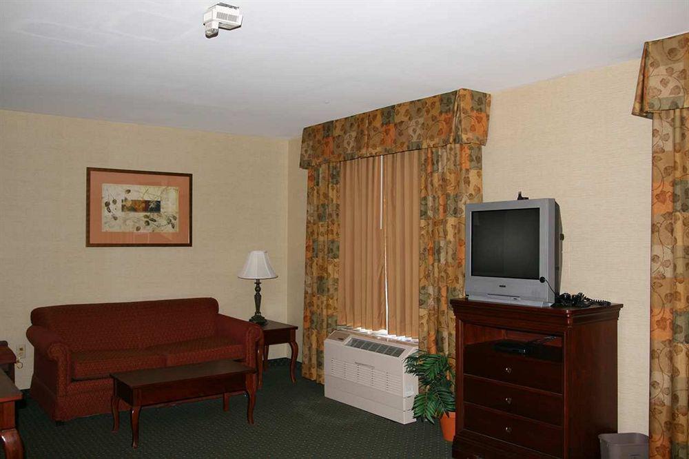 Hampton By Hilton Brattleboro Hotel Стая снимка