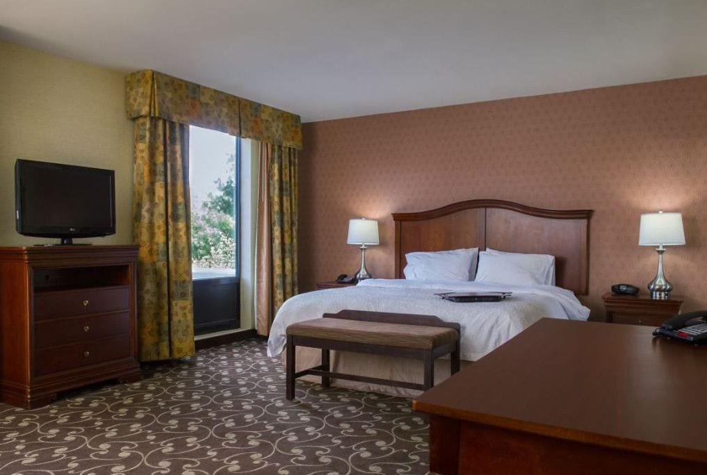 Hampton By Hilton Brattleboro Hotel Екстериор снимка
