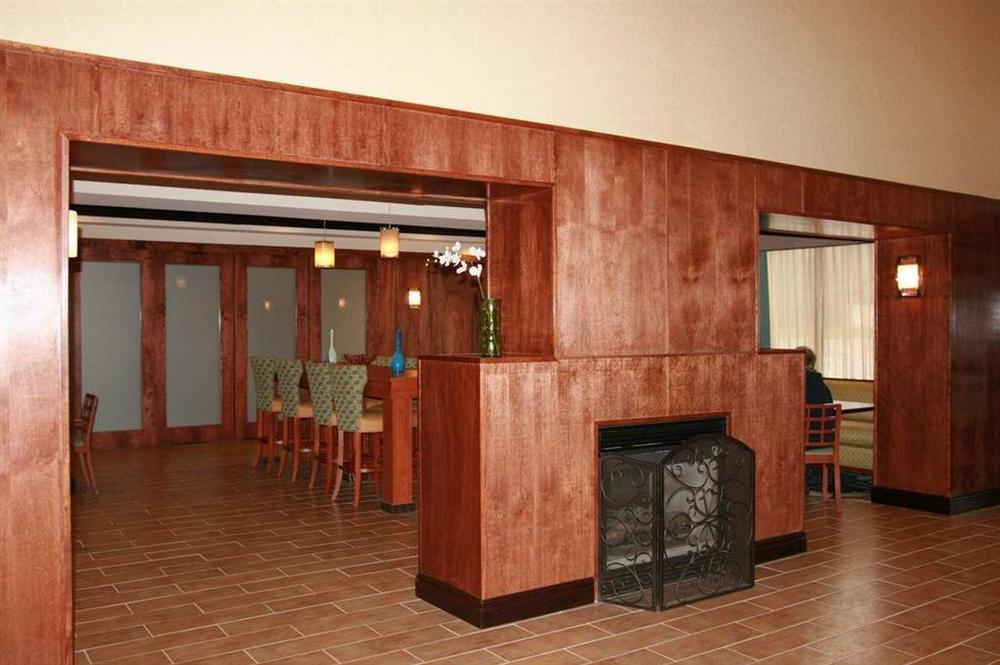 Hampton By Hilton Brattleboro Hotel Интериор снимка