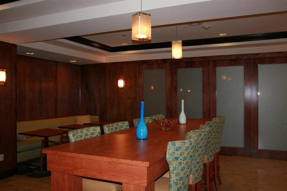 Hampton By Hilton Brattleboro Hotel Съоръжения снимка