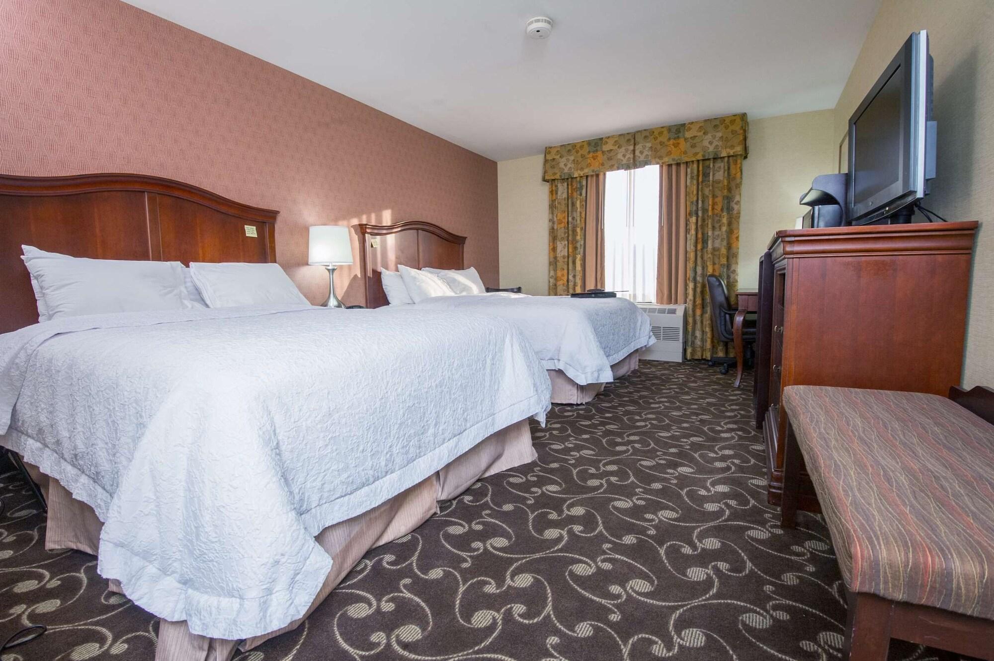 Hampton By Hilton Brattleboro Hotel Екстериор снимка