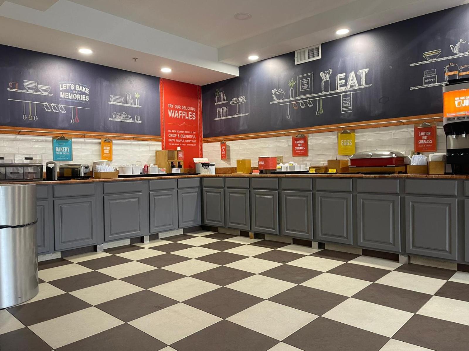 Hampton By Hilton Brattleboro Hotel Екстериор снимка