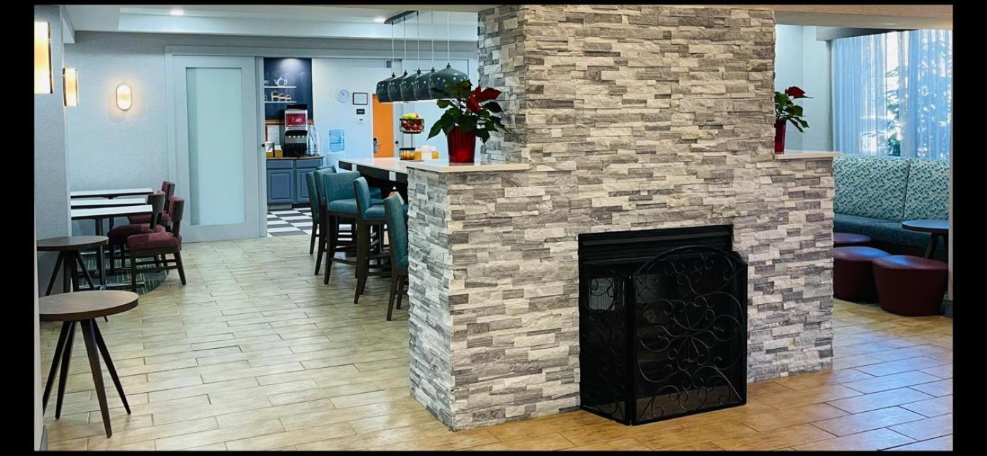 Hampton By Hilton Brattleboro Hotel Екстериор снимка