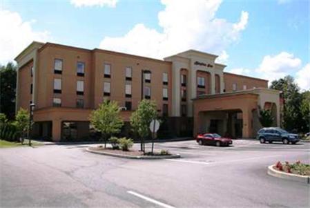 Hampton By Hilton Brattleboro Hotel Екстериор снимка